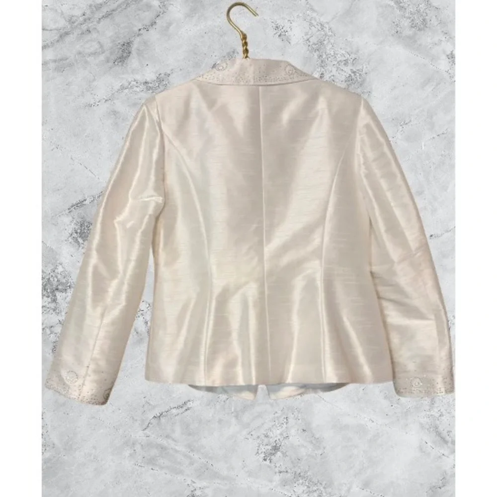 NWT Lily & Taylor Ivory Rhinestone Beaded Evening Blazer Jacket Size 8 - Picture 2 of 6